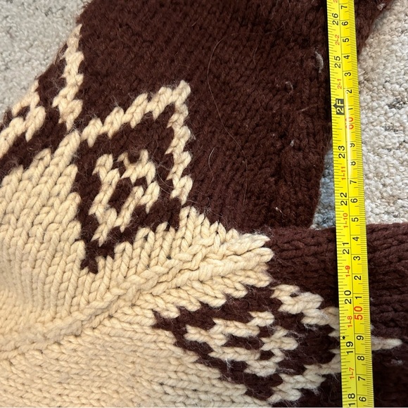 Cowichan vintage homemade wool sweater size XL in decent used condition - Picture 3 of 12